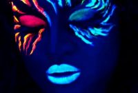 11 glow-in-the-dark makeup looks that will totally mesmerize you