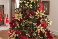 25 traditional red and green christmas decor ideas | christmas tree