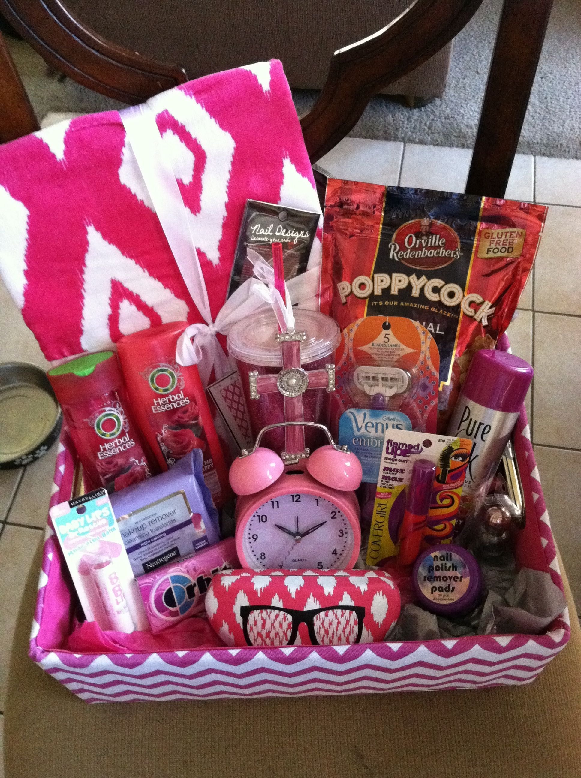 10 Awesome Gift Basket Ideas For Friend's 30th Birthday