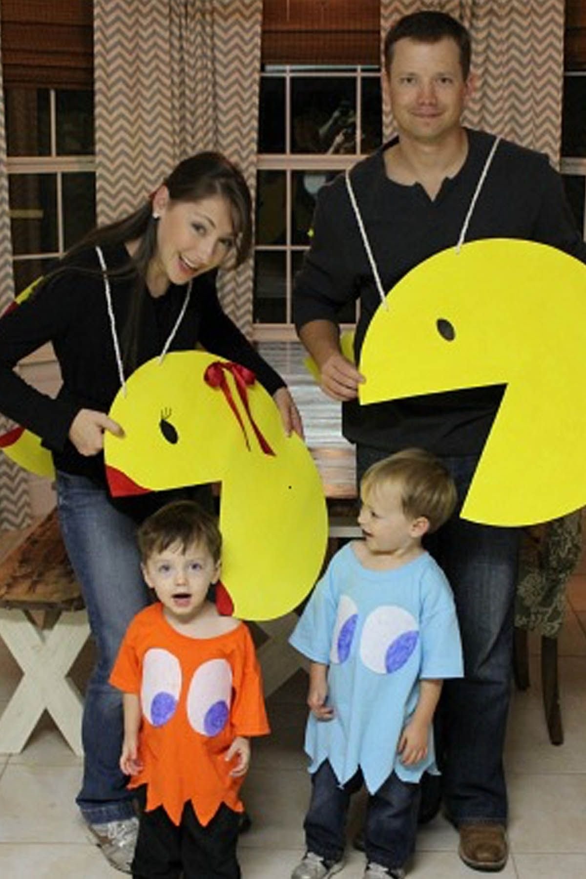 10 Perfect Family Costume Ideas For 6 2024