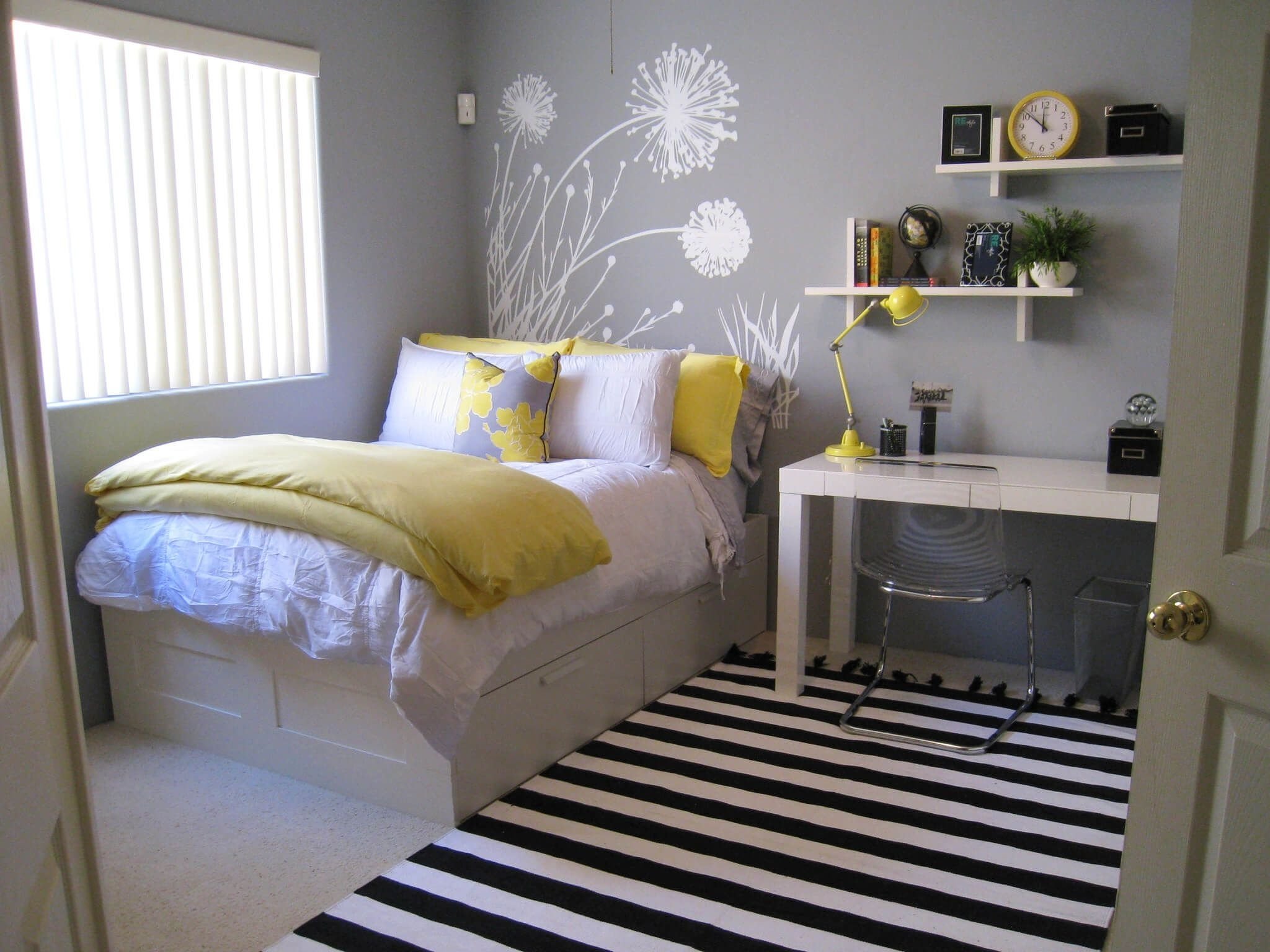 Ideas To Decorate A Small Bedroom Pinterest