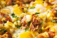 bacon, egg, and potato breakfast skillet | kitchme