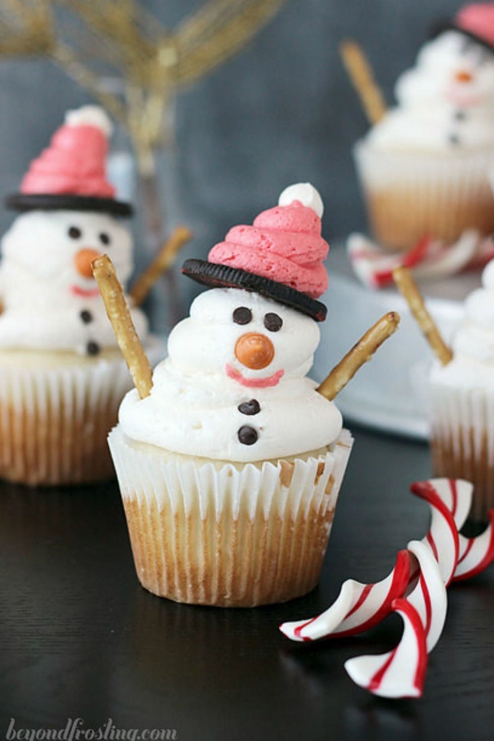 10 Stunning Cute Christmas Cupcake Decorating Ideas 2023