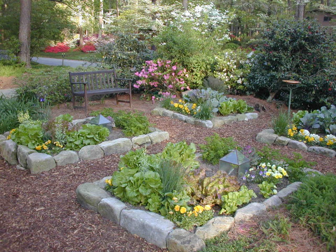 10 Great Front Yard Vegetable Garden Ideas 2022