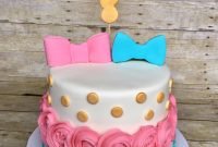 gender reveal party cakes | popsugar moms