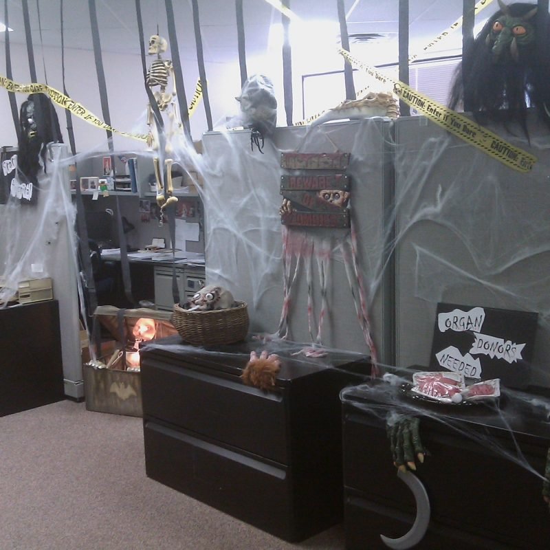 10 Amazing Halloween Decorating Ideas For The Office 2024