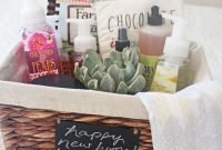 how to: putting together a housewarming gift | housewarming gifts