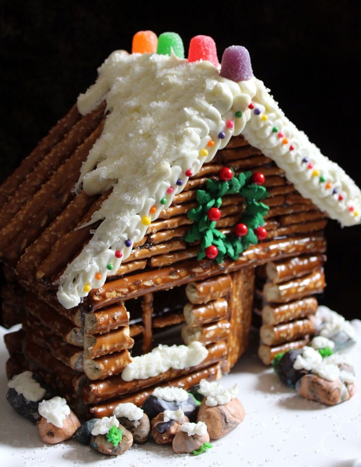 10 Gorgeous Gingerbread House Ideas For Decorating 2023