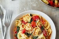 one-pan tomato spinach tortellini recipe — eatwell101