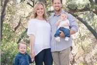 outdoor family photo, family of 4 pose, family pose with young