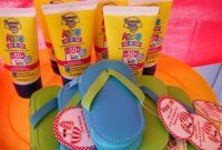 pool party gift bag ideas party favors for poolbeach partykeeping it