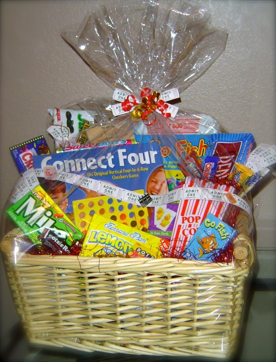 10 Collection Gift Basket Ideas For Family Friend Christmas