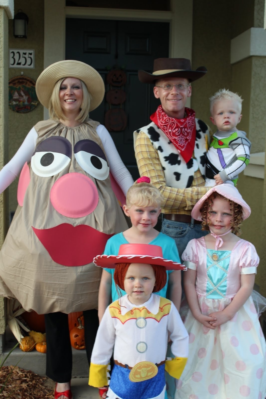 10 Fantastic Family Of 3 Halloween Costume Ideas 2023